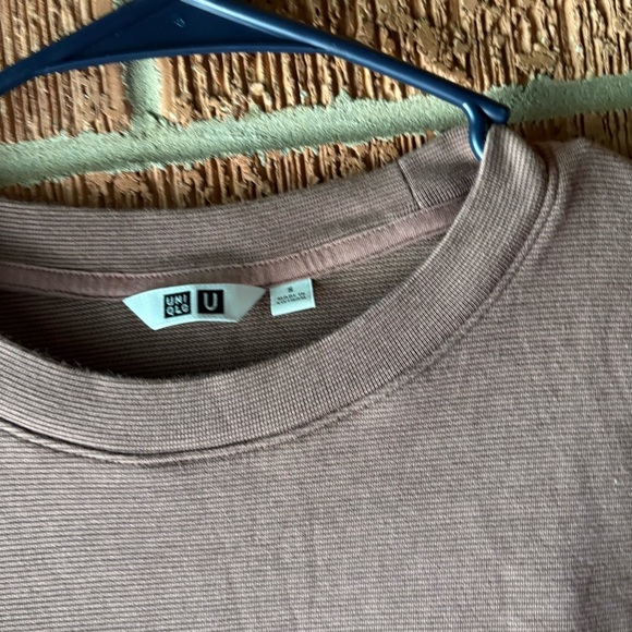 Uniqlo Light Brown Basic Short Sleeved T-Shirt Size Small - Picture 3 of 5